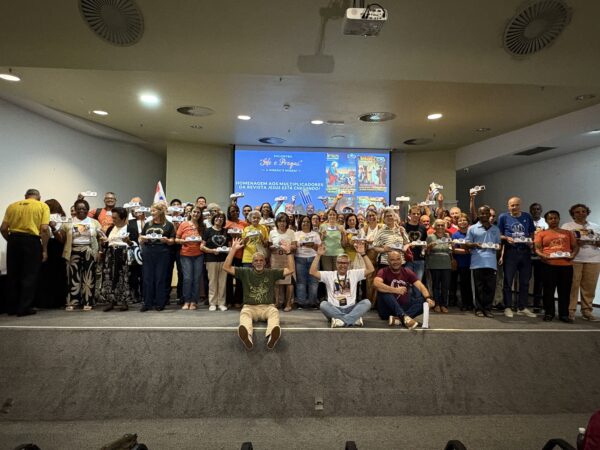 Multiplicadores voluntários da Revista JESUS ESTÁ CHEGANDO! são homenageados durante os 37 anos do Templo da Boa Vontade